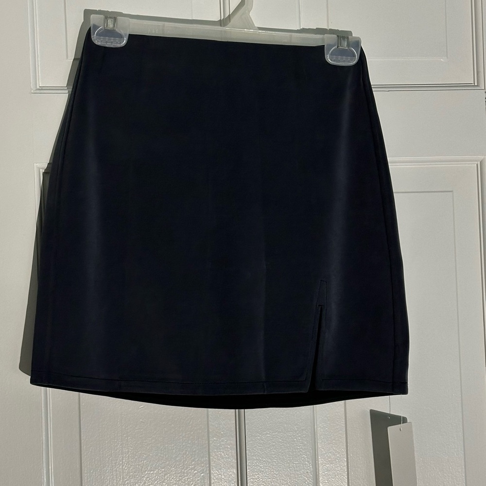 NWT Lululemon Softstreme High Rise Mini Skirt size XS Black - Picture 4 of 9